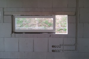 05_Fenster zu kurz mit Steckdosen